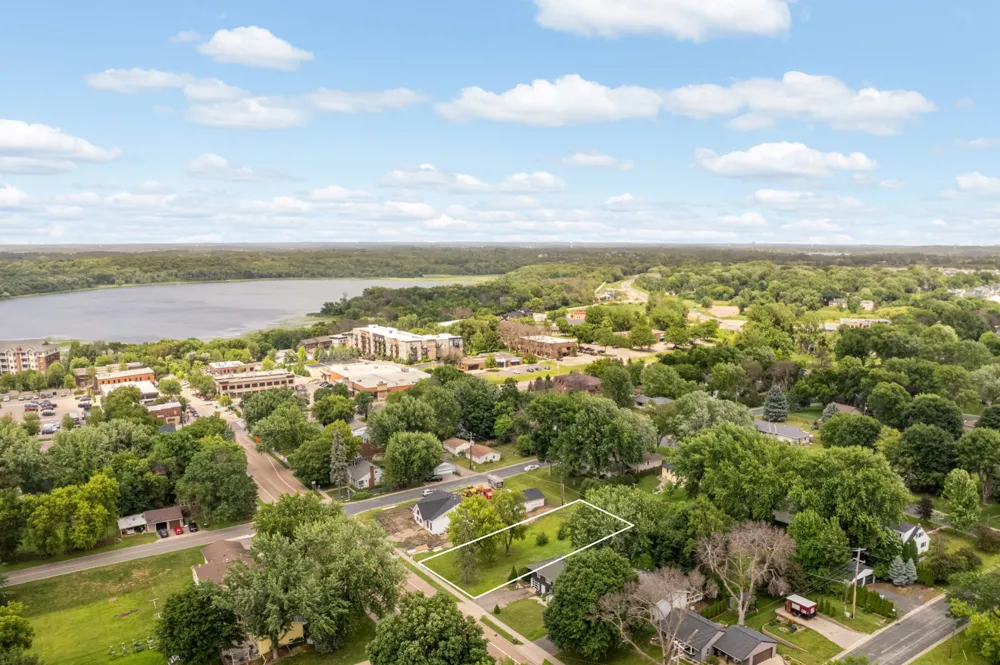 8115 Victoria Drive Victoria, MN 55386