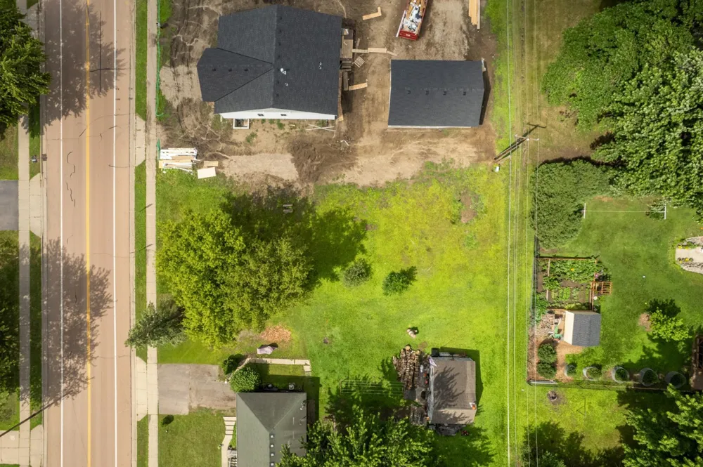 8115 Victoria Drive Victoria, MN 55386