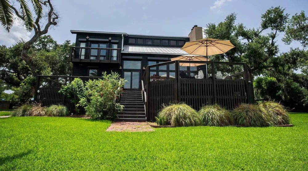 1056 County Road 297 Circle Sargent, TX 77414