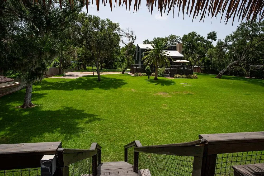1056 County Road 297 Circle Sargent, TX 77414