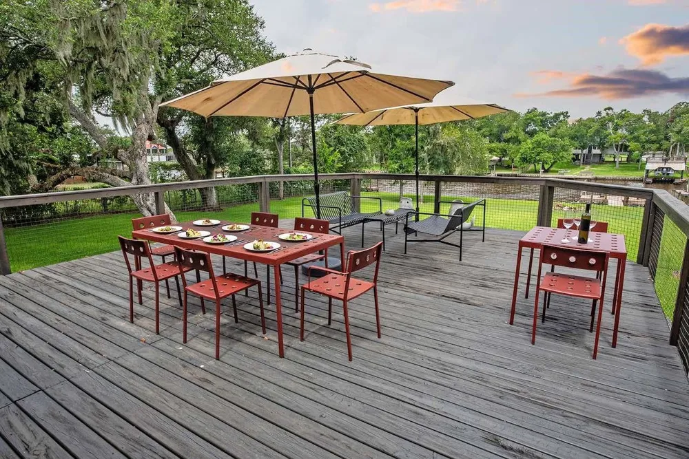 1056 County Road 297 Circle Sargent, TX 77414