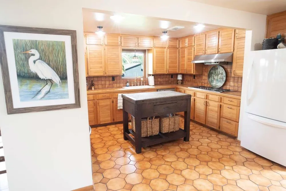 1056 County Road 297 Circle Sargent, TX 77414