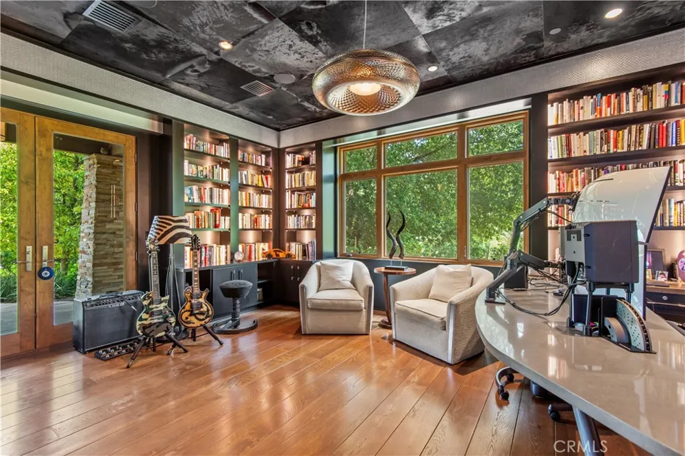 5824 JED SMITH ROAD Hidden Hills, CA 91302