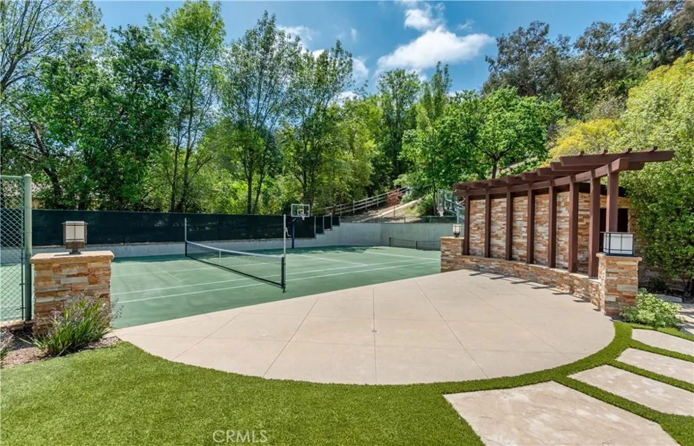 5824 JED SMITH ROAD Hidden Hills, CA 91302