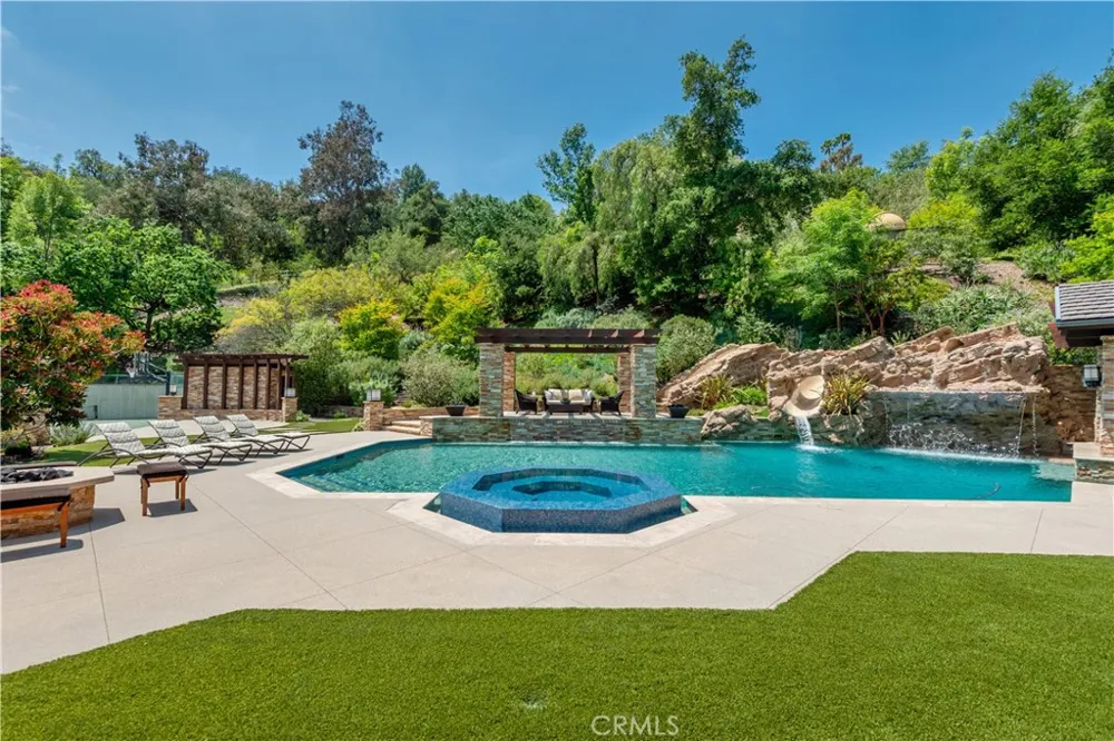 5824 JED SMITH ROAD Hidden Hills, CA 91302