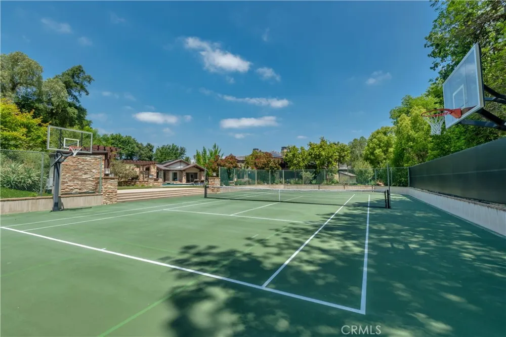 5824 JED SMITH ROAD Hidden Hills, CA 91302