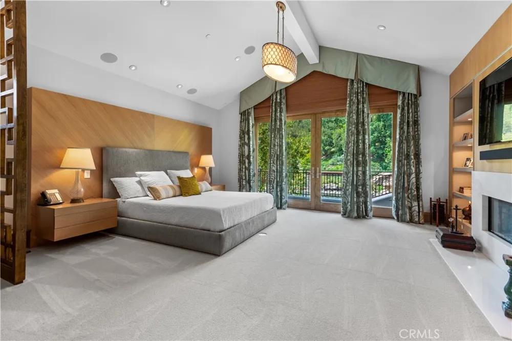 5824 JED SMITH ROAD Hidden Hills, CA 91302