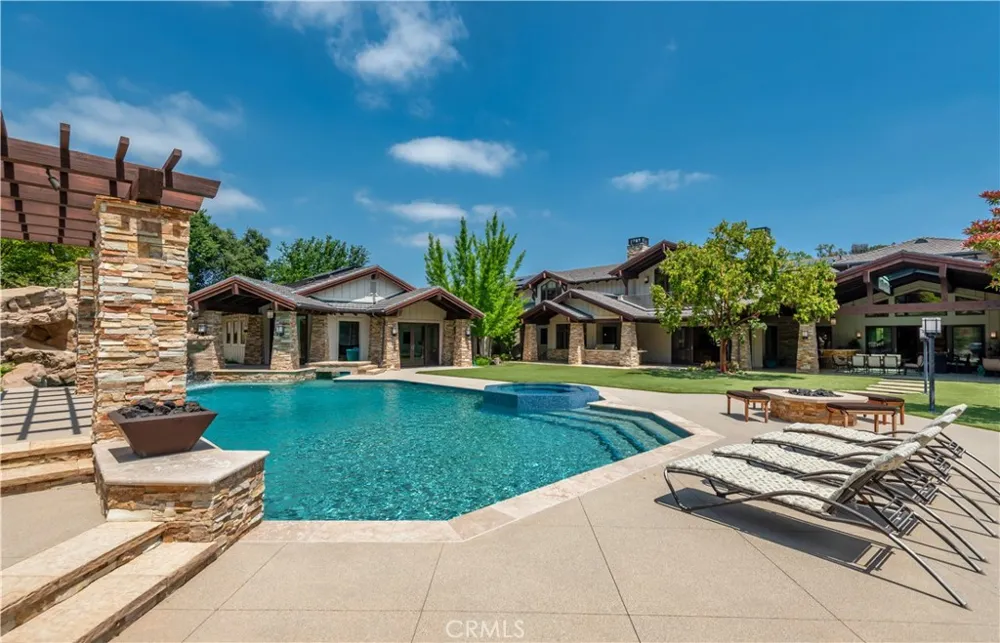 5824 JED SMITH ROAD Hidden Hills, CA 91302