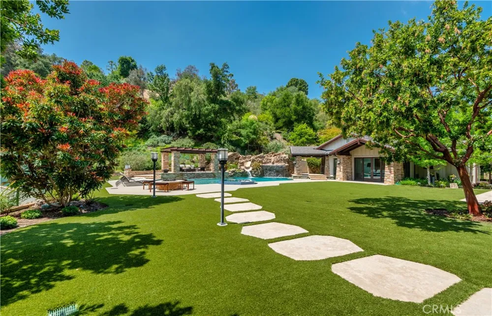 5824 JED SMITH ROAD Hidden Hills, CA 91302