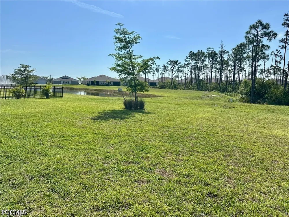 Camino Torcido Loop North Fort Myers, FL 33917