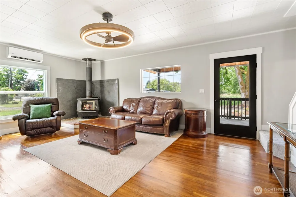 606 5th Street Elma, WA 98541