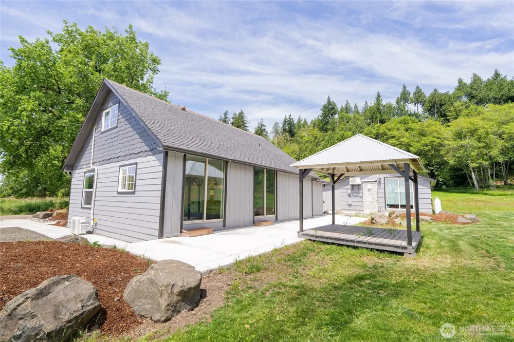 606 5th Street Elma, WA 98541