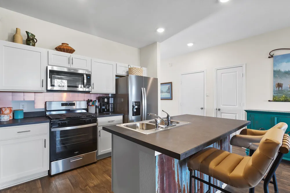 549 Arnold Loop #A Uhland, TX 78640