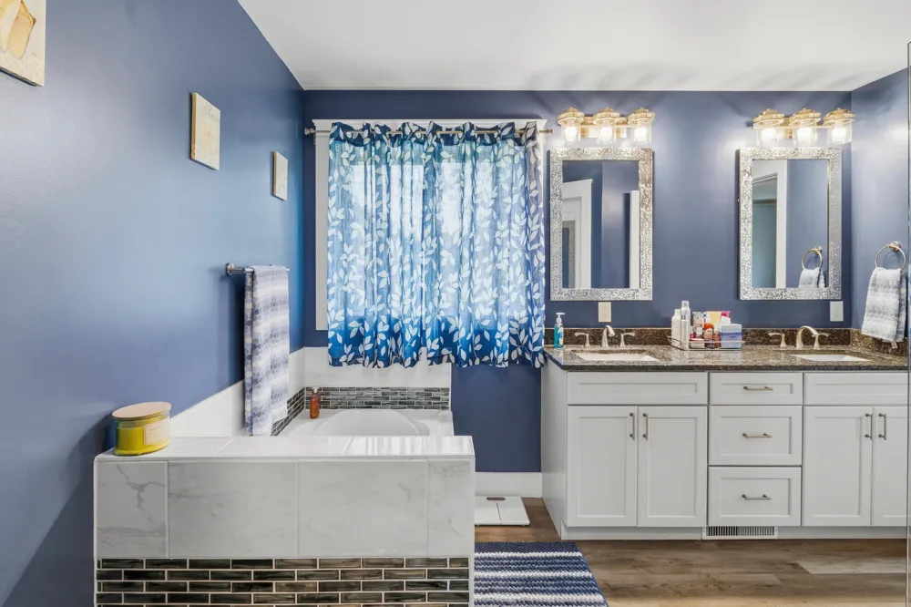 501 E Stoneridge Drive Plainwell, MI 49080