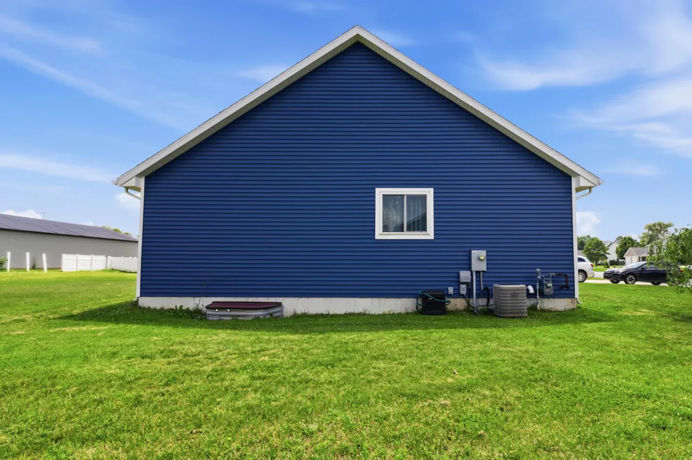 501 E Stoneridge Drive Plainwell, MI 49080