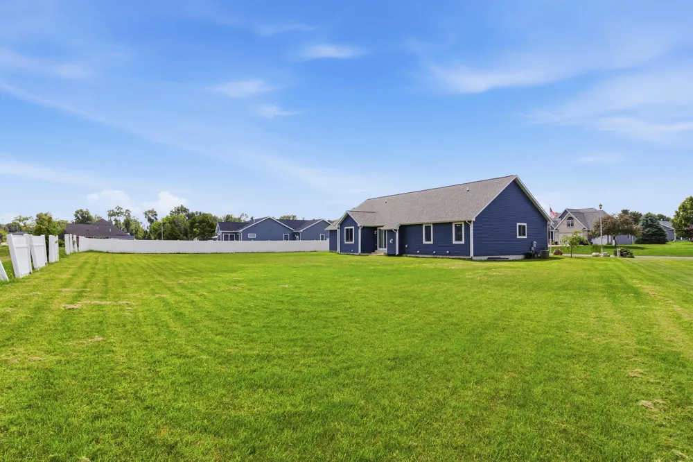 501 E Stoneridge Drive Plainwell, MI 49080