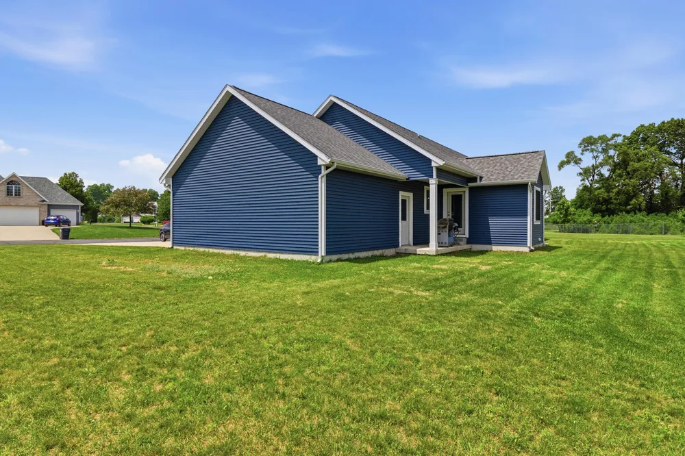 501 E Stoneridge Drive Plainwell, MI 49080