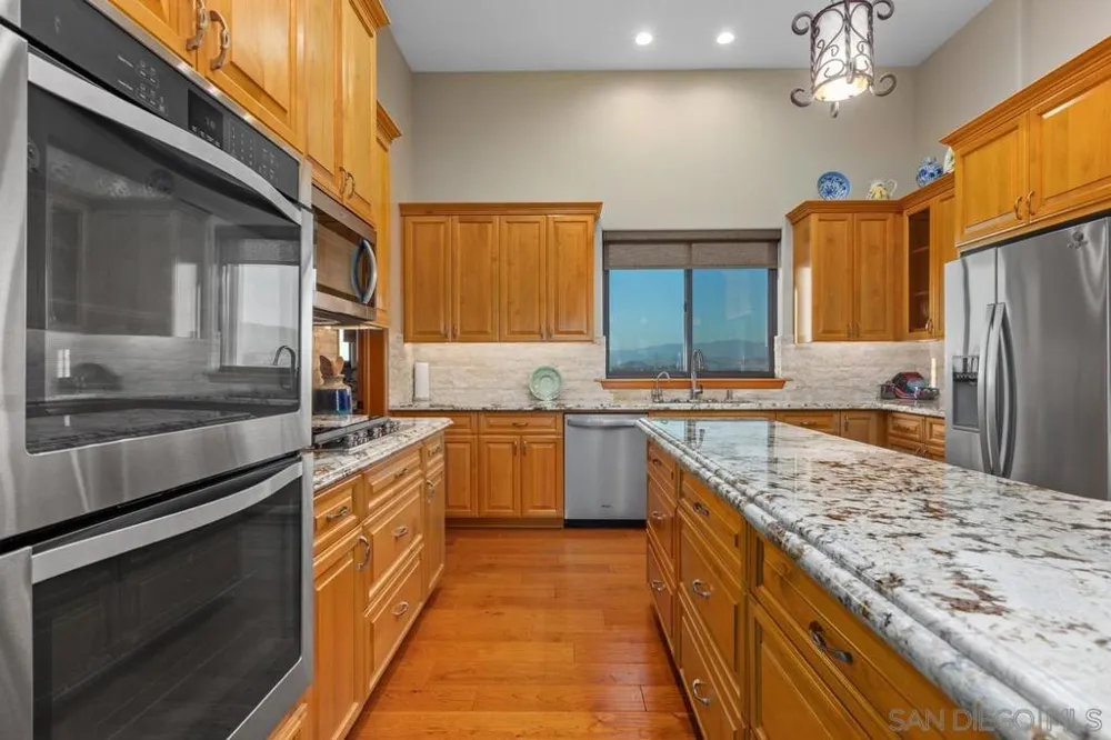 10881 Mystery Mountain Road Valley Center, CA 92082