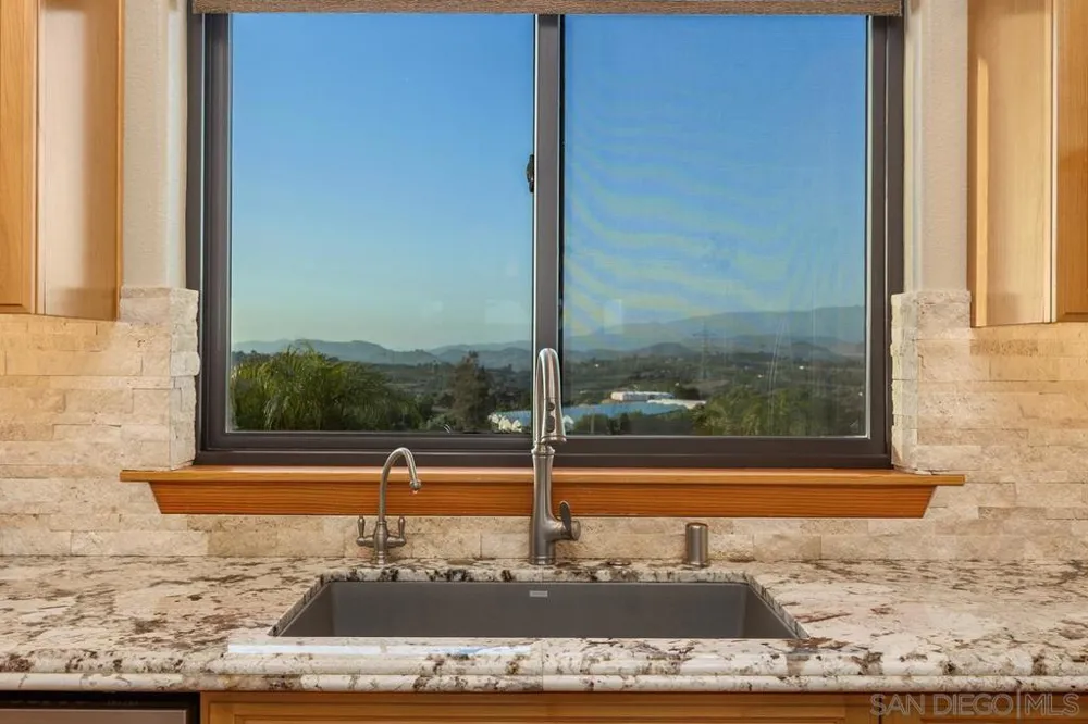 10881 Mystery Mountain Road Valley Center, CA 92082