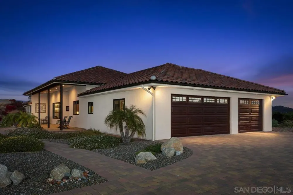 10881 Mystery Mountain Road Valley Center, CA 92082