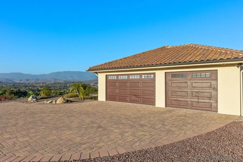 10881 Mystery Mountain Road Valley Center, CA 92082