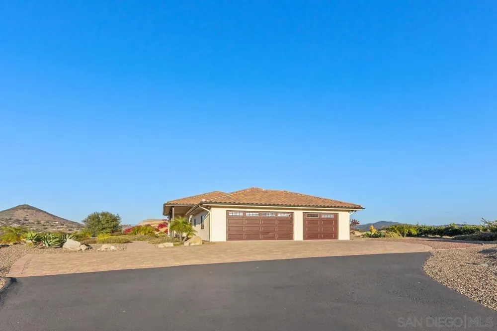 10881 Mystery Mountain Road Valley Center, CA 92082