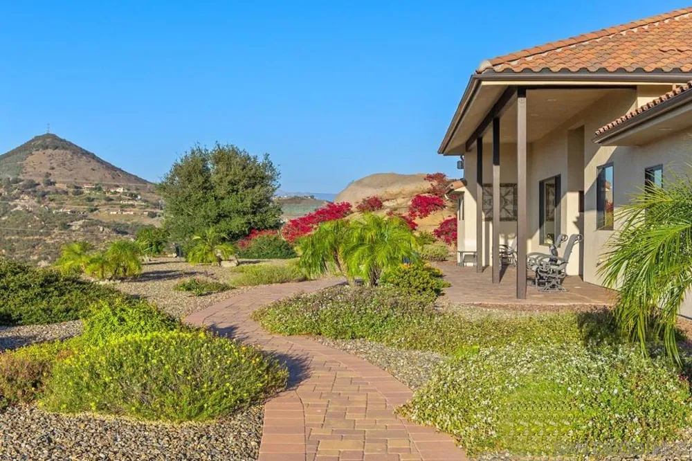 10881 Mystery Mountain Road Valley Center, CA 92082