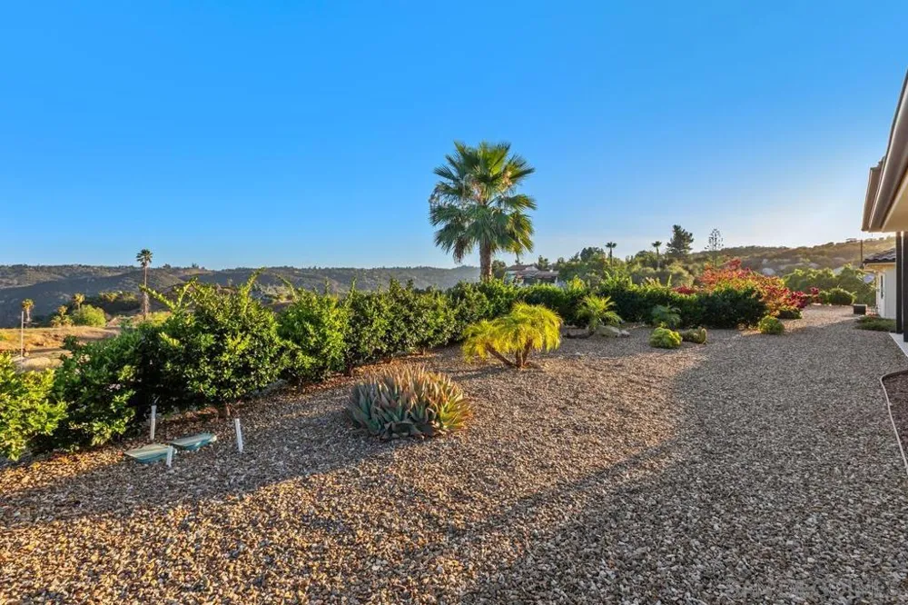 10881 Mystery Mountain Road Valley Center, CA 92082