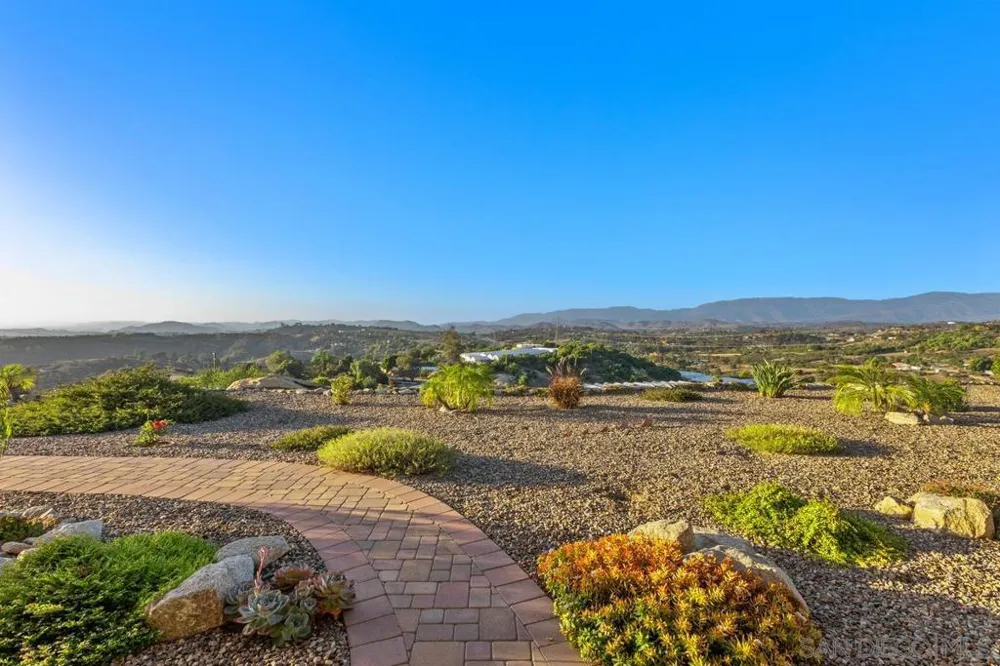 10881 Mystery Mountain Road Valley Center, CA 92082