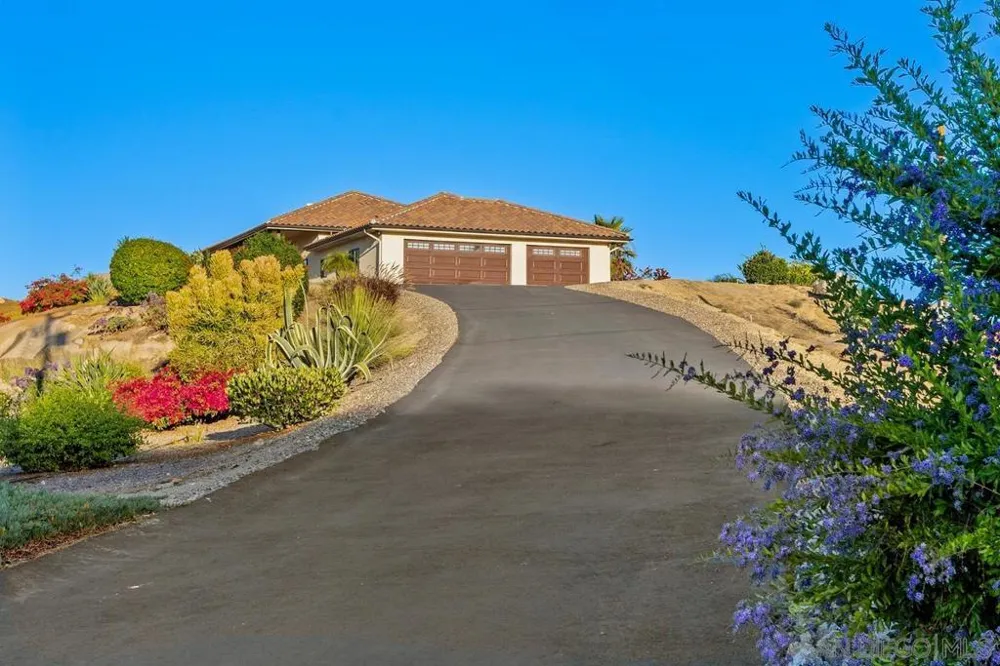 10881 Mystery Mountain Road Valley Center, CA 92082