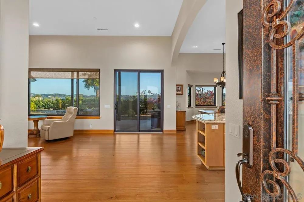 10881 Mystery Mountain Road Valley Center, CA 92082