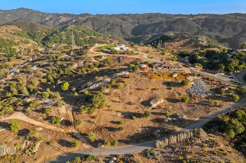 10881 Mystery Mountain Road Valley Center, CA 92082