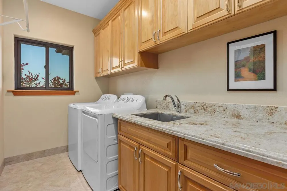 10881 Mystery Mountain Road Valley Center, CA 92082
