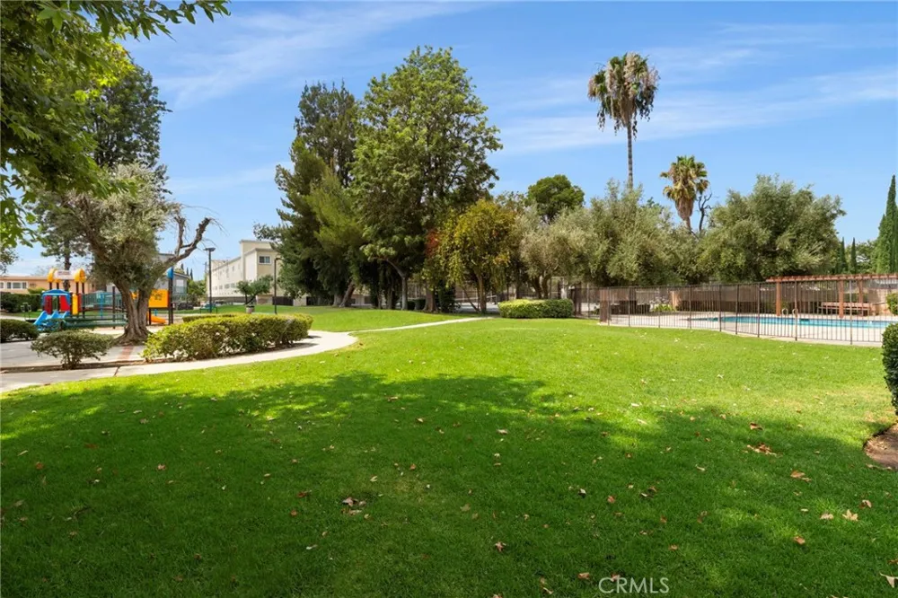7641 Reseda Boulevard #126 Reseda, CA 91335