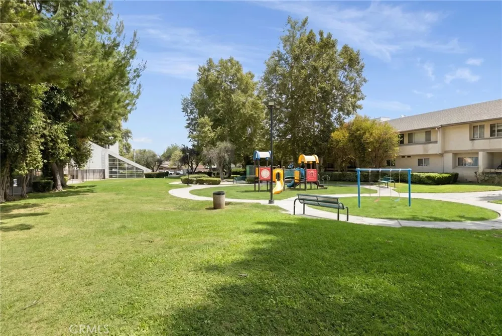 7641 Reseda Boulevard #126 Reseda, CA 91335