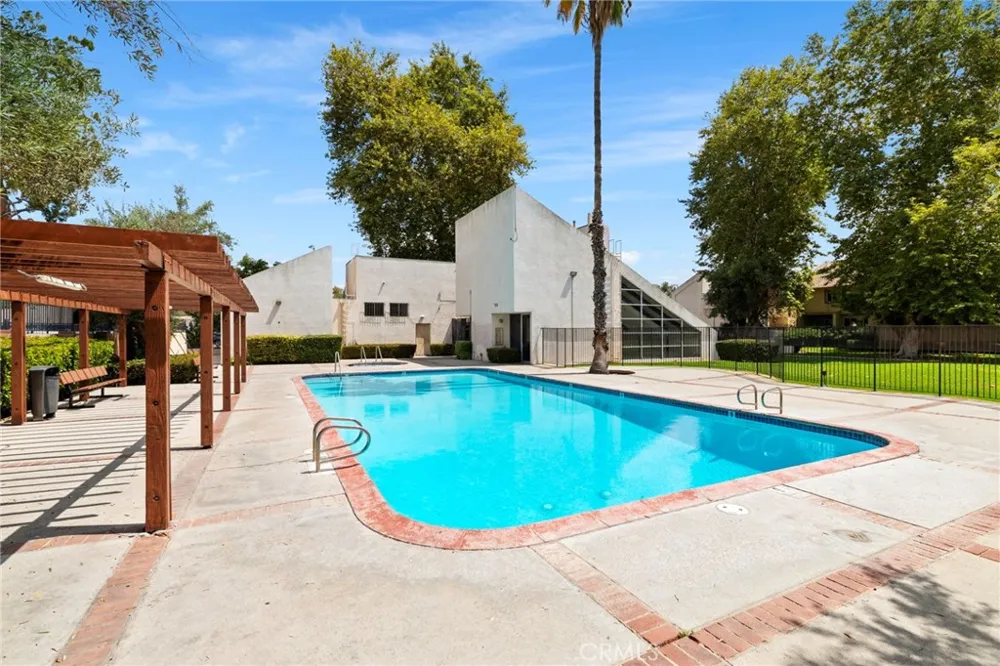 7641 Reseda Boulevard #126 Reseda, CA 91335