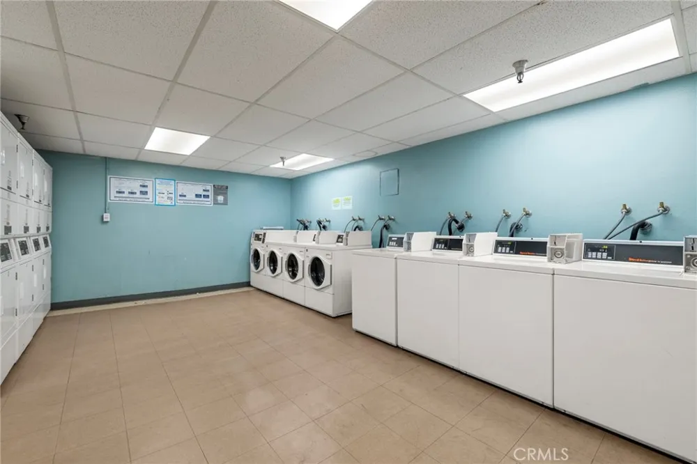 7641 Reseda Boulevard #126 Reseda, CA 91335