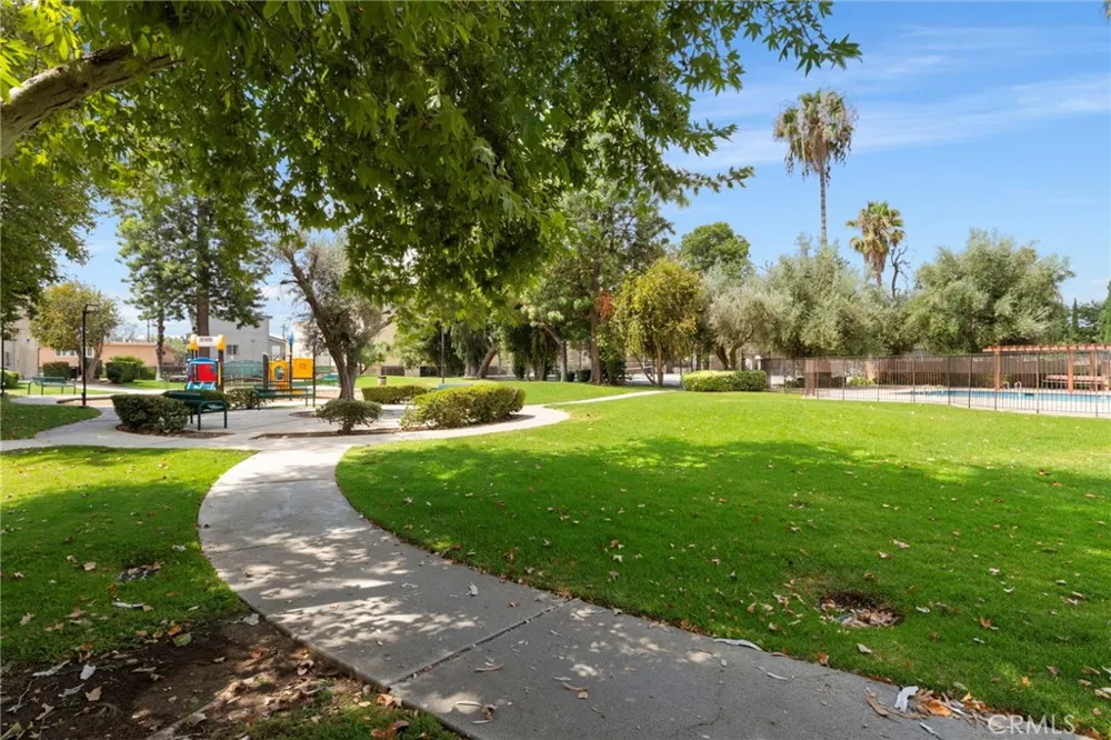 7641 Reseda Boulevard #126 Reseda, CA 91335