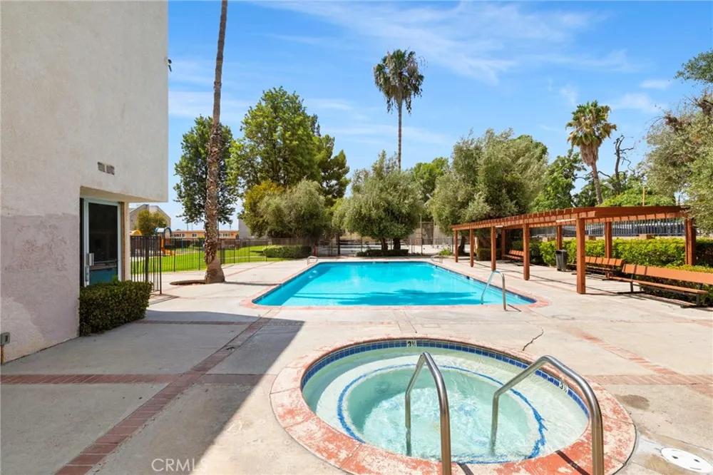 7641 Reseda Boulevard #126 Reseda, CA 91335