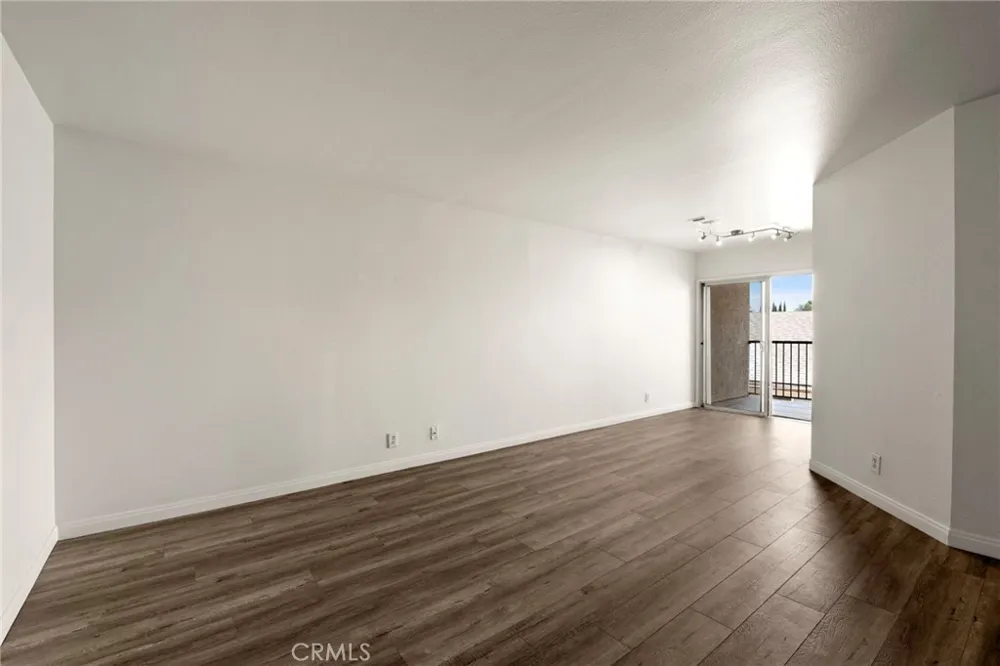 7641 Reseda Boulevard #126 Reseda, CA 91335