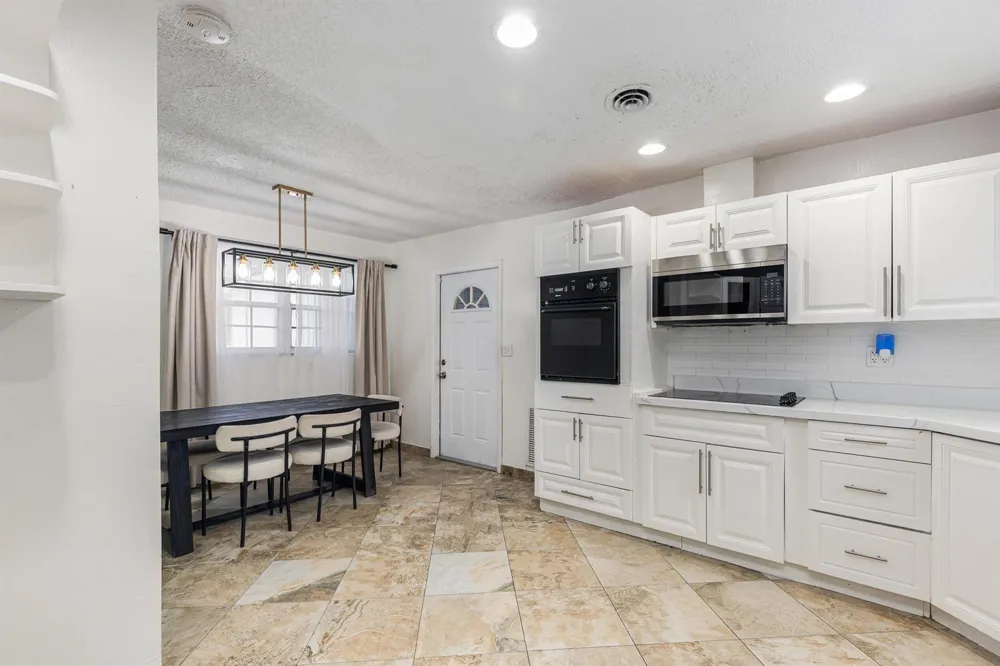 24 NW 42nd Terrace Plantation, FL 33317