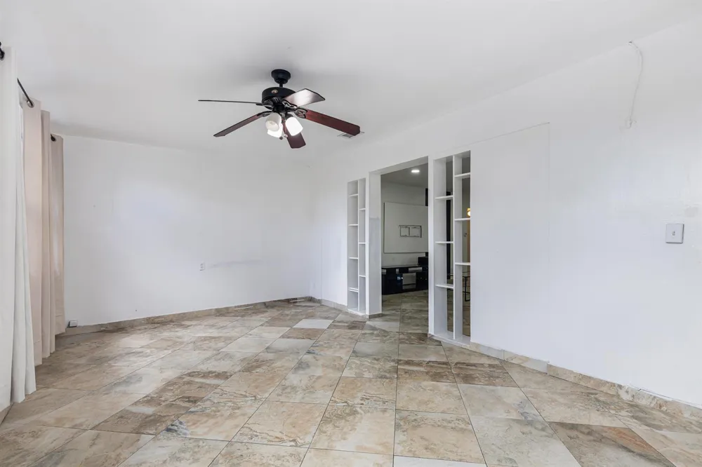 24 NW 42nd Terrace Plantation, FL 33317