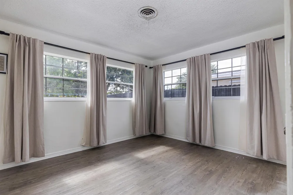 24 NW 42nd Terrace Plantation, FL 33317