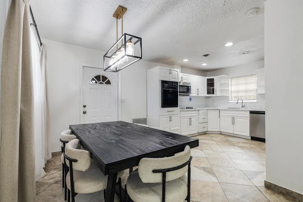 24 NW 42nd Terrace Plantation, FL 33317