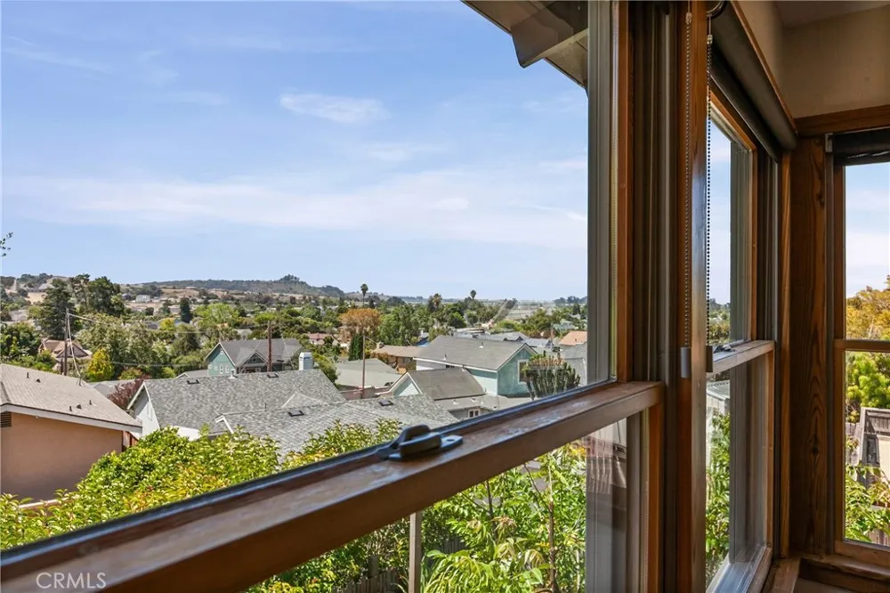 562 Crown Hill Street Arroyo Grande, CA 93420