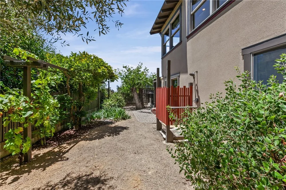 562 Crown Hill Street Arroyo Grande, CA 93420