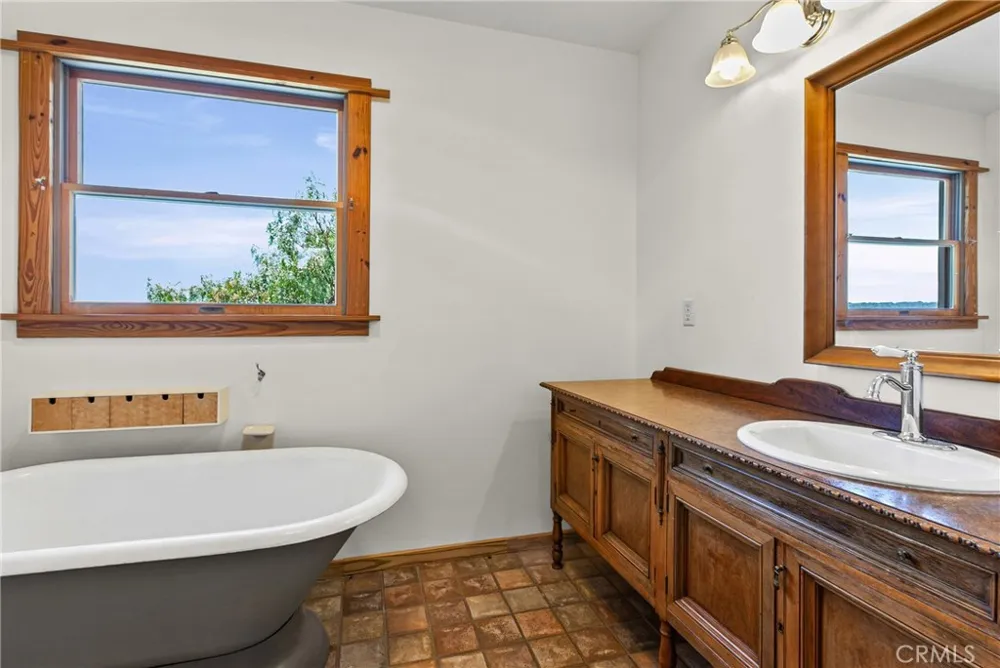 562 Crown Hill Street Arroyo Grande, CA 93420