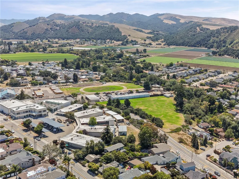 562 Crown Hill Street Arroyo Grande, CA 93420