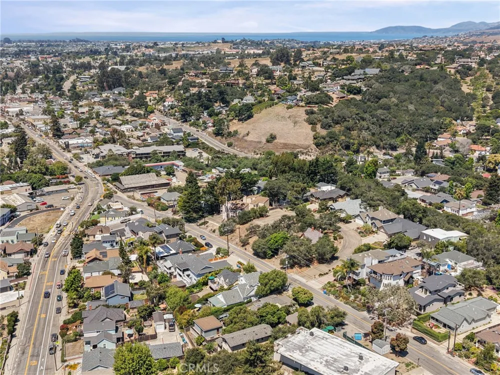 562 Crown Hill Street Arroyo Grande, CA 93420