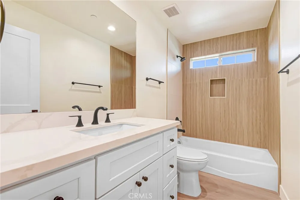 16385 Valencia Avenue #2 Fontana, CA 92335